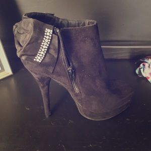 Super cute booties with bow in the back and bling!